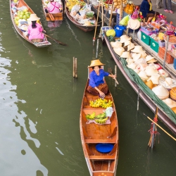 Damnoen Saduak Floating Market-1